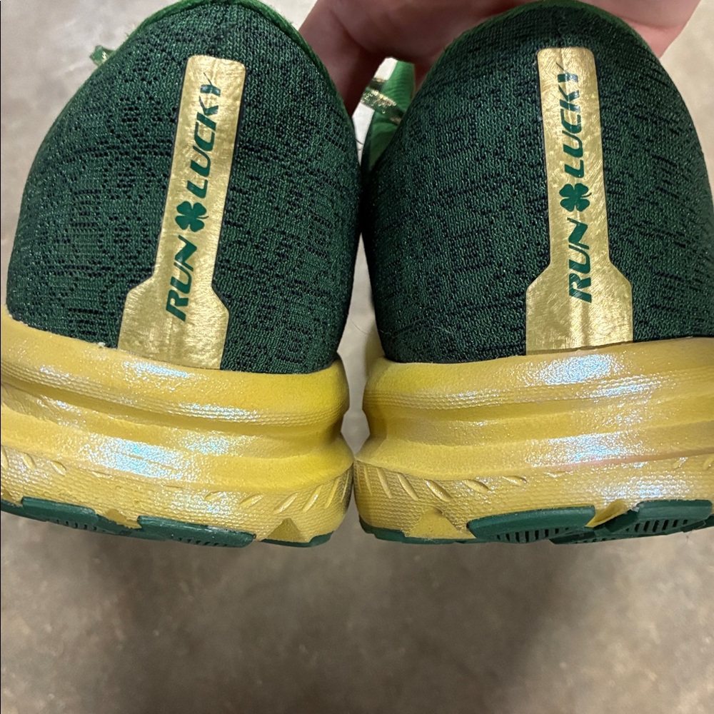 Brooks Men's Green and Gold Launch 7 Running Shoes - Picture 4 of 7